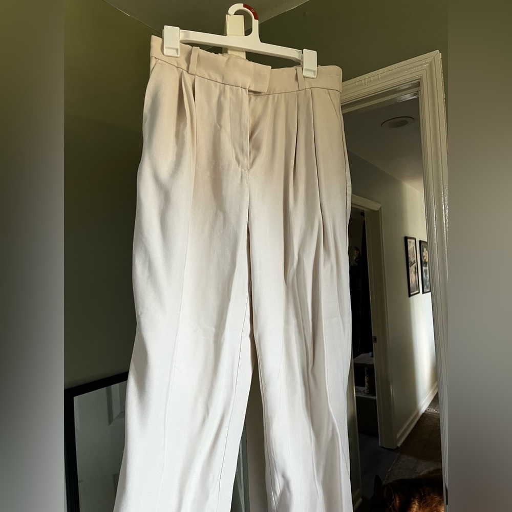 NEW WITH TAGS! H&M Cream ankle length pants.